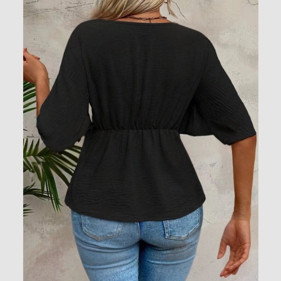 Luxe twist front blouse - Picture 3 of 16